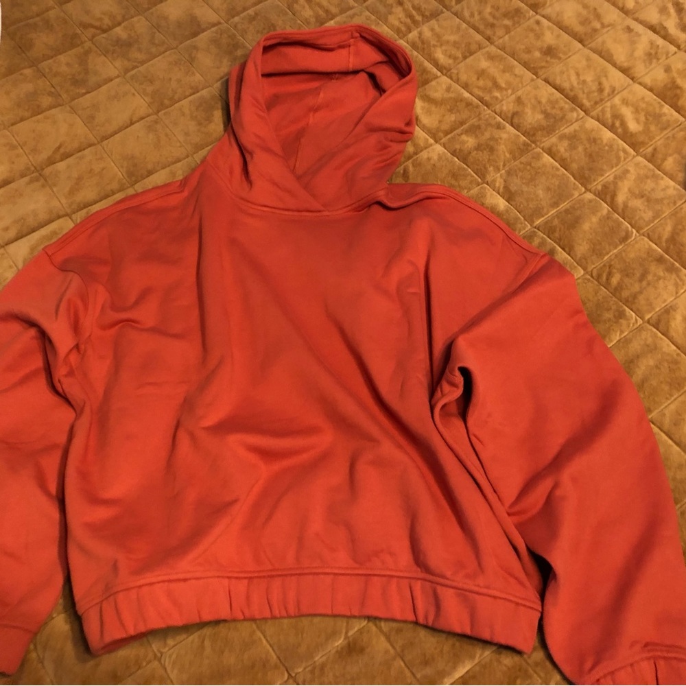 Relaxed cropped hoodie